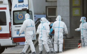 Число смертей от коронавируса превышает эпидемию атипичной пневмонии в 2003 году