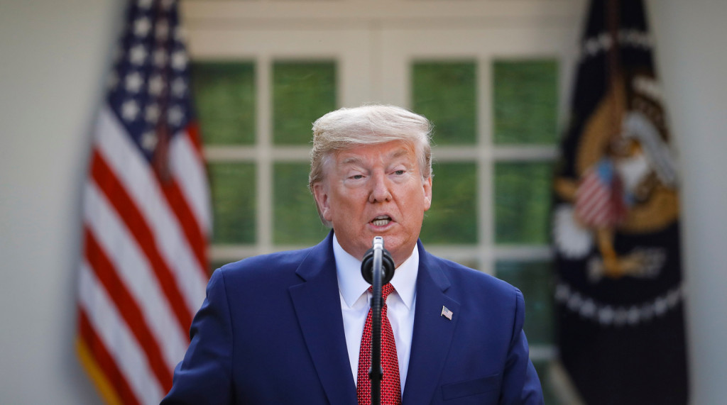 Дональд Трамп высказался о памятниках и коронавирусе
