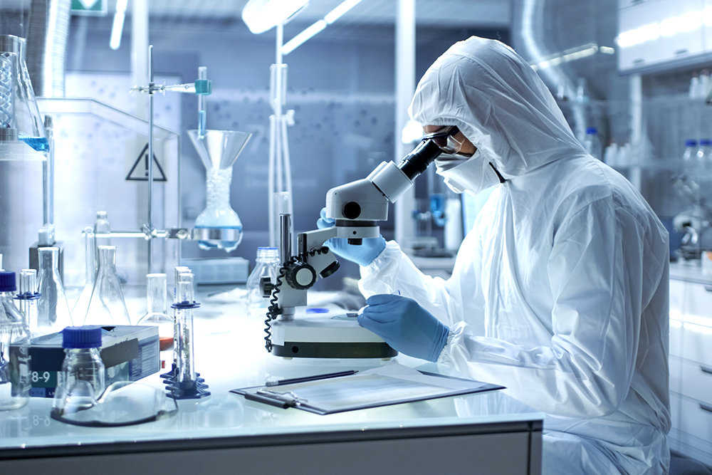 Испытания вакцины против COVID-19 приостановлены для более детального изучения возможных побочных действий